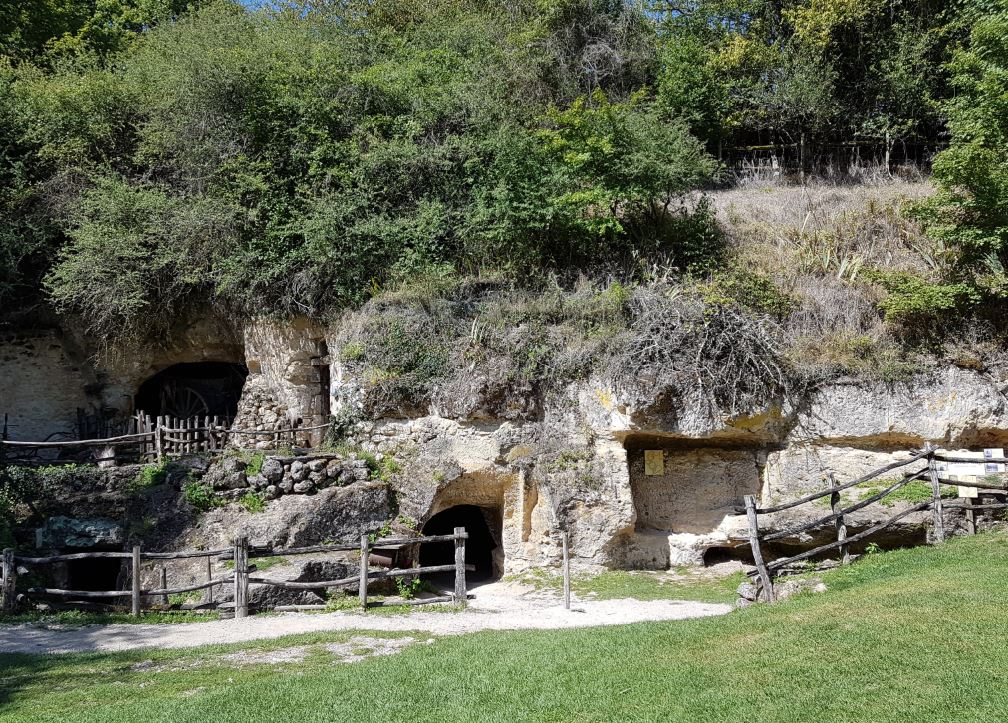 En visite dans la vallée troglodytique des Goupillières