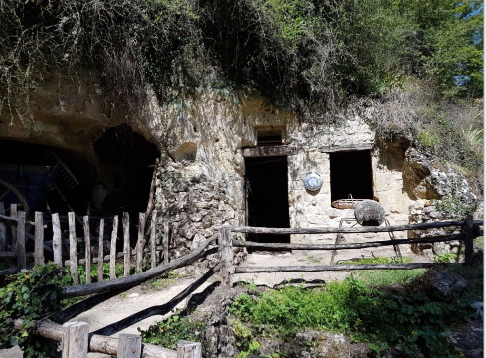 En visite dans la vallée troglodytique des Goupillières